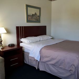 Colonial Inn